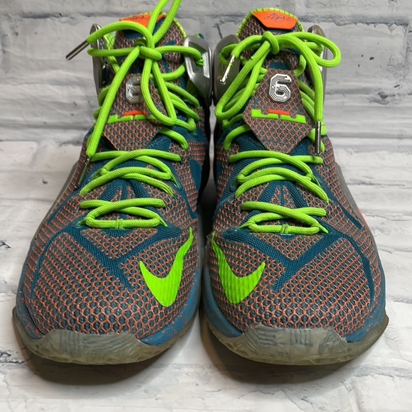 LeBron 12 GS Trillion Dollar Man10.5 - Picture 3 of 16